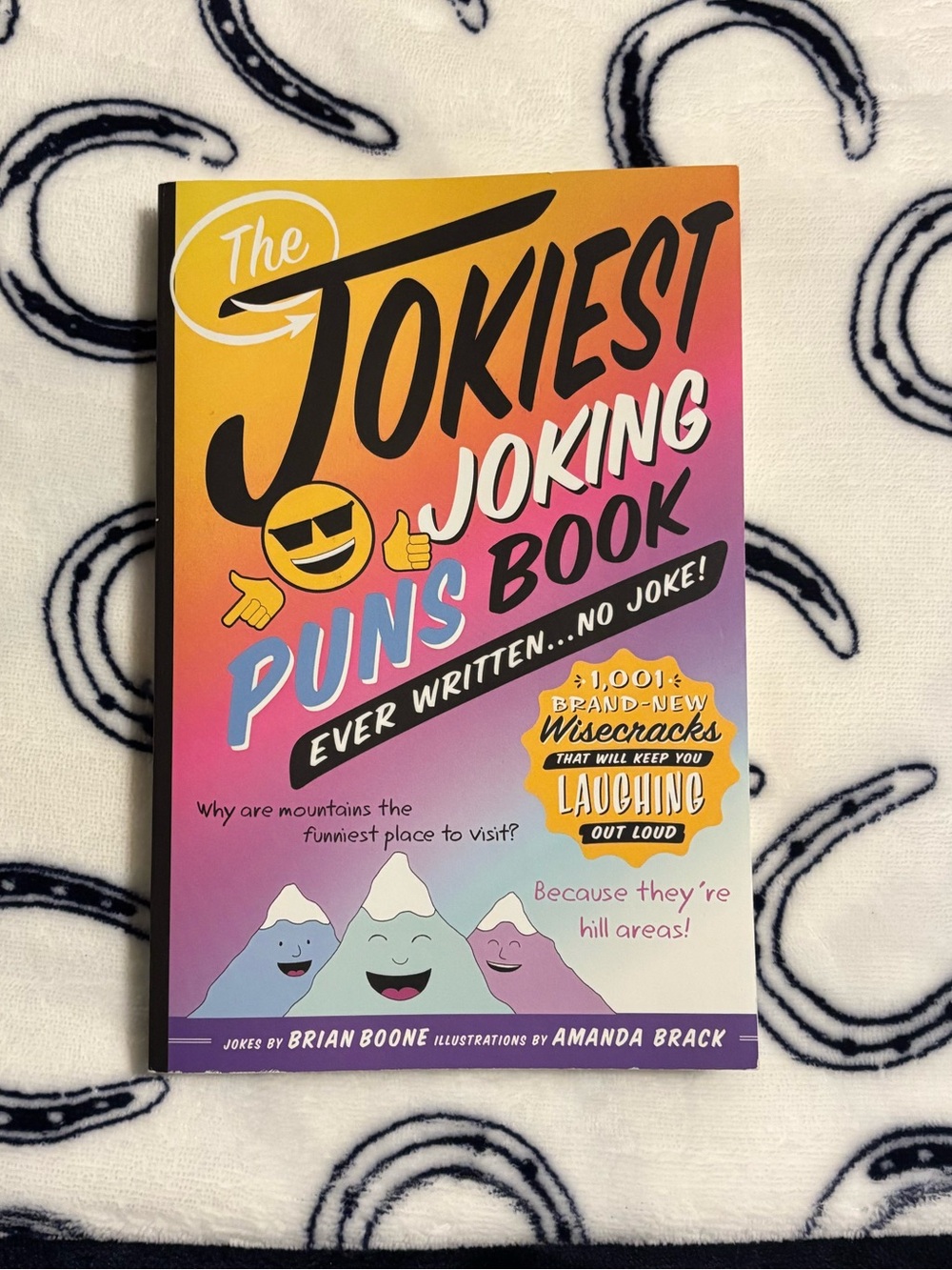 The Jokiest Joking Puns Book - Bright Gradient Kids Joke Book